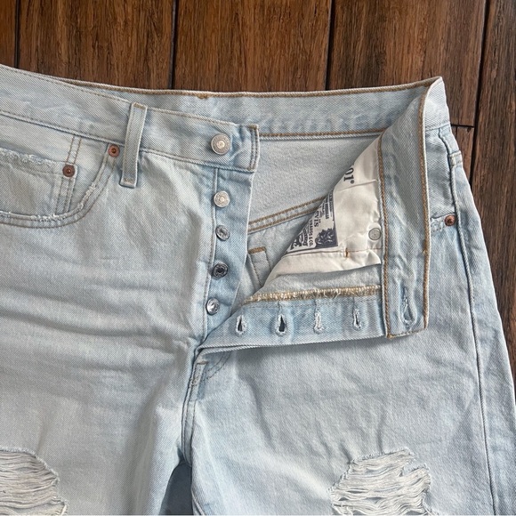 Levi’s 501 Button Fly Cut Off Festival Shorts Lightwash Size 31 Ripped Cotton - Picture 8 of 12
